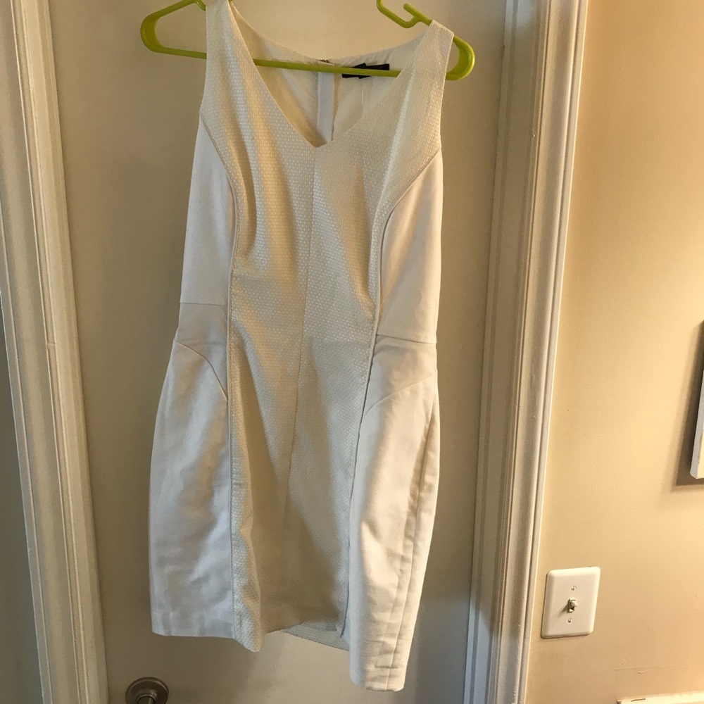 White mixed fabric dress